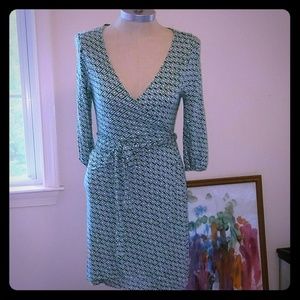 3/4 sleeve pattern wrap dress